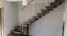 Металлические лестницы с деревянными ступенями