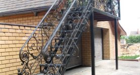 Металлические фасадные лестницы